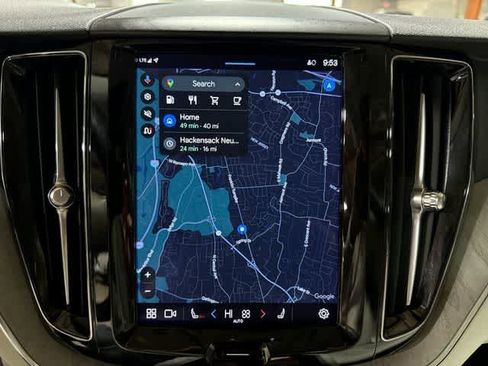 Used 2023 Volvo XC60 B5 Plus AWD/4WD image 20