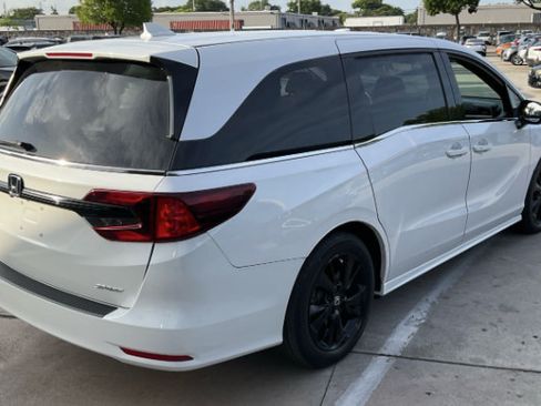 Used 2023 Honda Odyssey Sport image 5