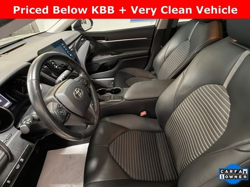 Used 2024 Toyota Camry SE image 10
