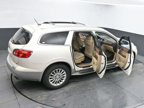 Used 2010 Buick Enclave CXL image 63