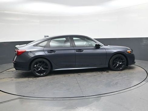 Used 2024 Honda Civic Sport image 3