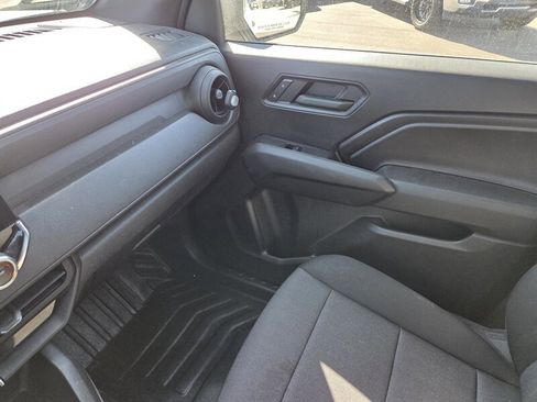 Used 2023 Chevrolet Colorado W/T image 18