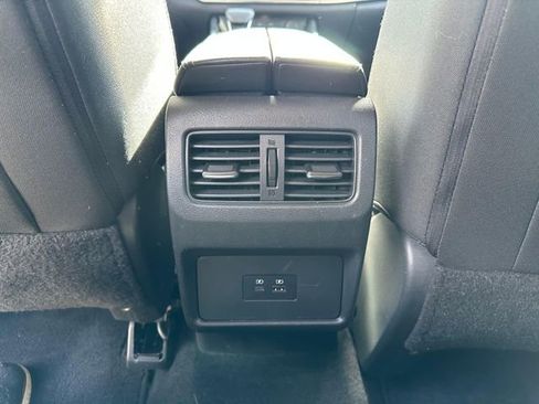 Used 2021 Nissan Rogue SV FWD image 23
