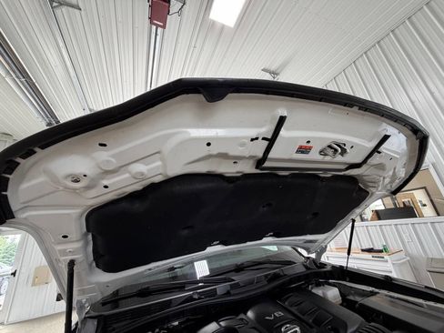 Used 2024 Nissan Armada SL w/ Captain's Chairs Package AWD/4WD image 51