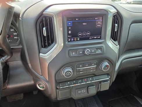 Used 2024 Chevrolet Silverado 1500 Custom image 23