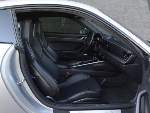 Certified 2020 Porsche 911 Carrera 4S image 23