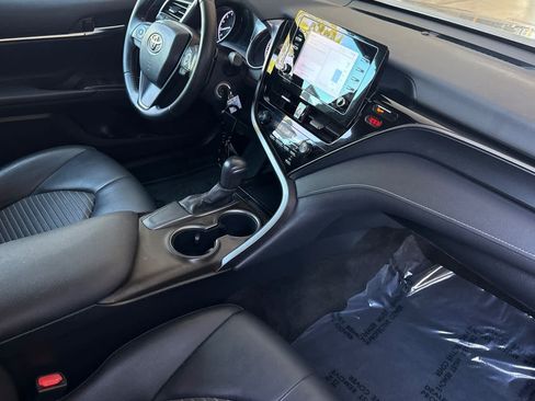 Used 2021 Toyota Camry SE FWD image 15