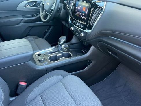 Used 2023 Chevrolet Traverse LT image 20