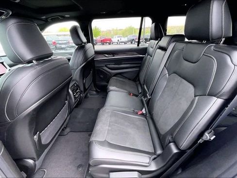 New 2026 Jeep Grand Cherokee L 4WD image 10