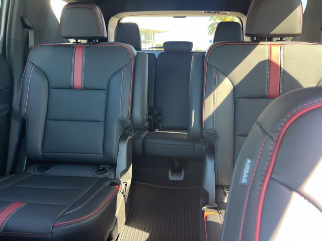 New 2027 Chevrolet Traverse RS w/ LPO, Floor Liner Package FWD image 42