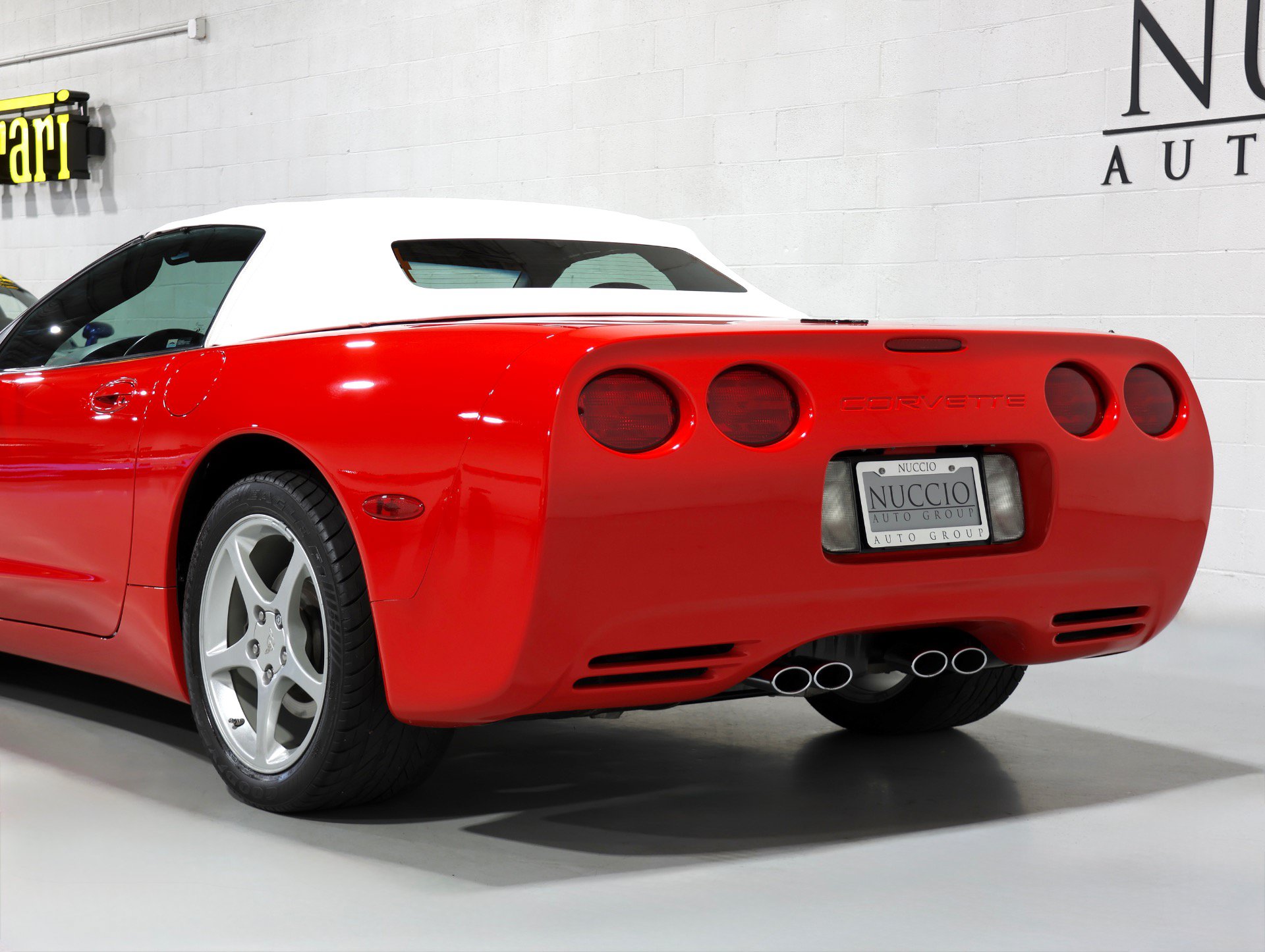 Used 2004 Chevrolet Corvette Convertible w/ Preferred Equipment Group RWD image 10