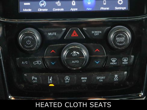 Used 2020 Jeep Grand Cherokee Altitude image 20