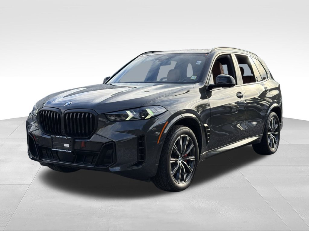 Used 2025 BMW X5 xDrive40i w/ M Sport Package AWD/4WD image 3