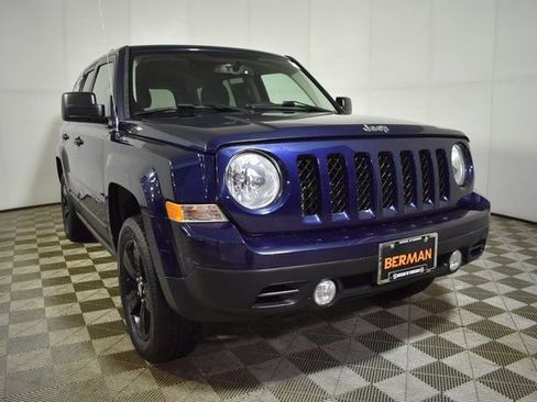 Used 2017 Jeep Patriot Latitude image 3