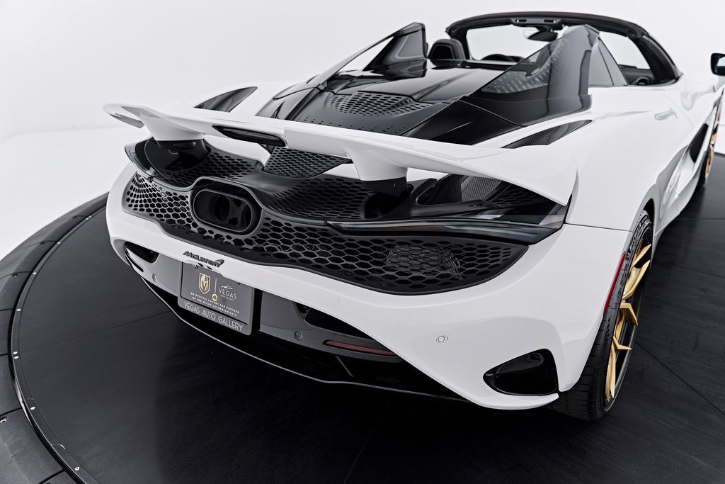 Used 2025 McLaren 750S Spider RWD image 34
