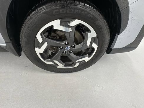 Used 2023 Subaru Crosstrek 2.5i Limited w/ Moonroof Package image 9