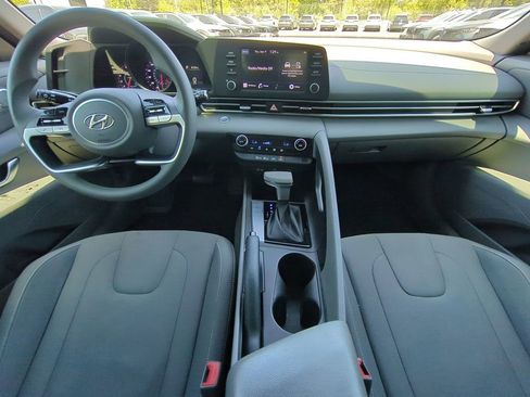 Used 2023 Hyundai Elantra SEL w/ Cargo Package image 15