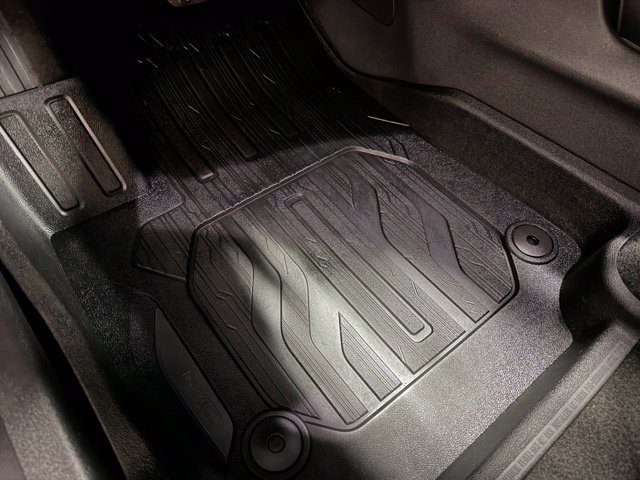 Used 2020 GMC Terrain SLE w/ LPO, Floor Liner Package AWD/4WD image 16