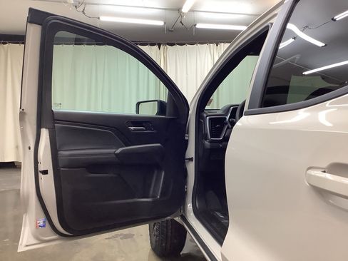 New 2026 GMC Canyon Elevation w/ Convenience Package image 13