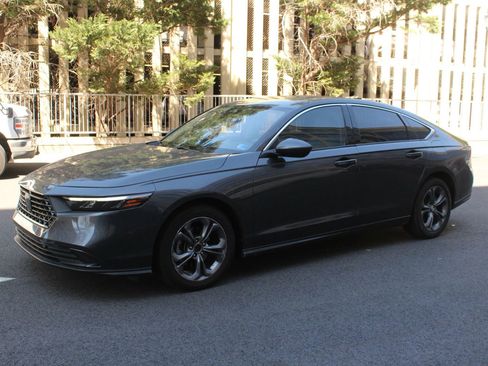 Used 2024 Honda Accord EX image 10