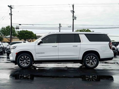 Used 2021 Chevrolet Suburban LT RWD image 2