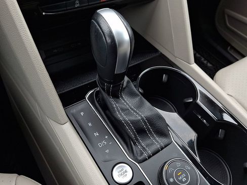 Certified 2022 Volkswagen Atlas SEL image 15