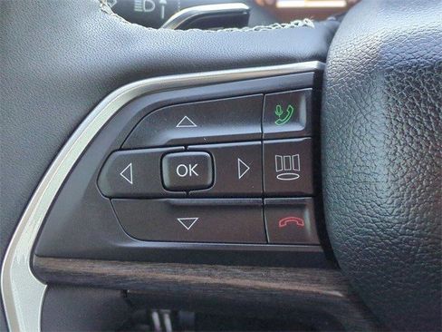 Used 2024 Jeep Grand Cherokee Limited image 26