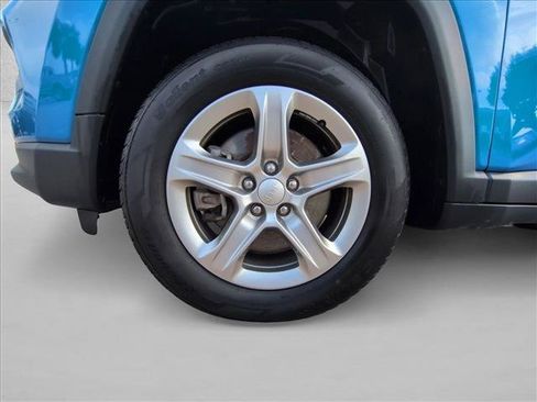 Used 2024 Jeep Compass Latitude AWD/4WD image 23
