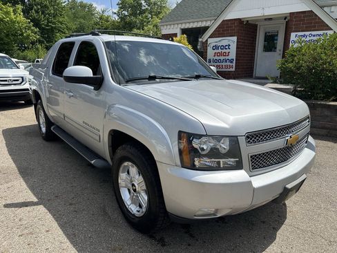 Used 2012 Chevrolet Avalanche LT AWD/4WD image 9