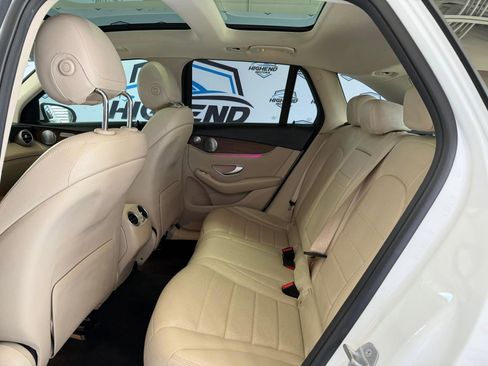 Used 2020 Mercedes-Benz GLC 300 4MATIC w/ Premium Package image 22