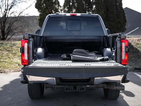 Used 2023 Ford F350 Lariat w/ FX4 Off-Road Package image 7