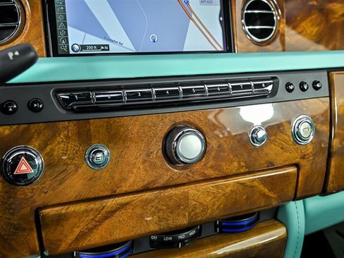 Used 2013 Rolls-Royce Phantom Drophead Coupe RWD image 30