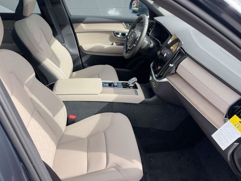 New 2026 Volvo XC90 B5 Core w/ Protection Package image 30