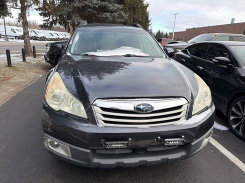 Used 2011 Subaru Outback 2.5i Premium w/ All-Weather Pkg image 5