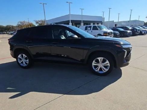 Used 2025 Chevrolet Trax LS image 9