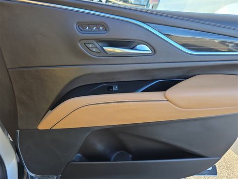 Used 2022 Cadillac Escalade Premium Luxury w/ LPO, Radiant Package image 44