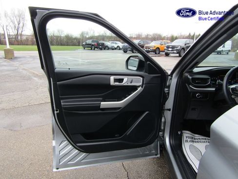 Certified 2024 Ford Explorer XLT w/ Equipment Group 202A AWD/4WD image 27