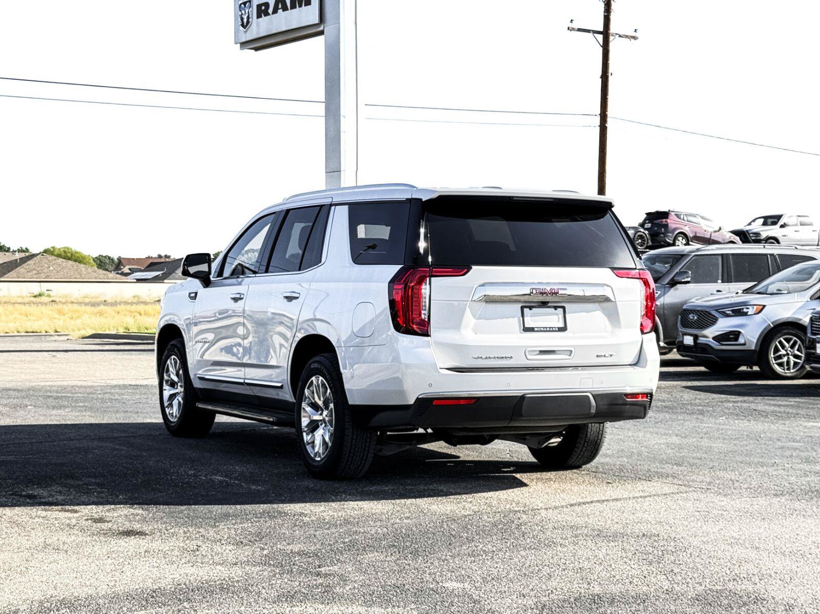 Used 2023 GMC Yukon SLT w/ SLT Premium Package RWD image 12