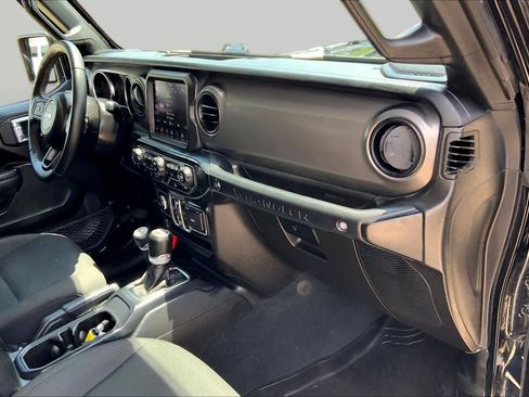Used 2022 Jeep Wrangler Unlimited Sport AWD/4WD image 17