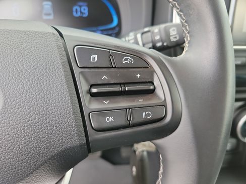 Used 2023 Hyundai Venue SEL image 31