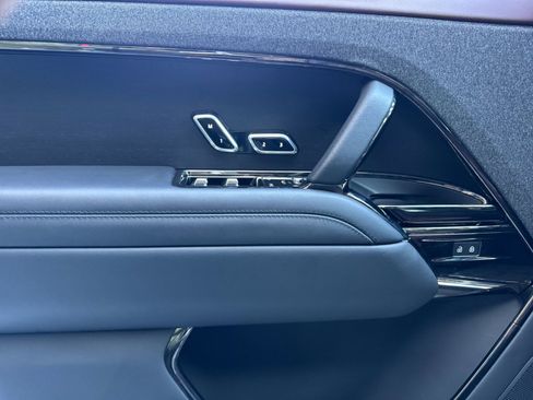 Used 2024 Land Rover Range Rover Sport Autobiography image 12