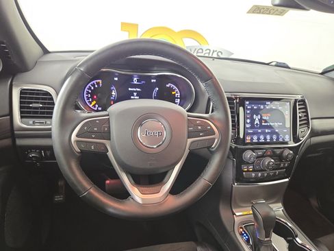 Certified 2020 Jeep Grand Cherokee Altitude AWD/4WD image 13
