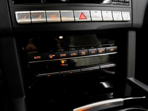 Used 2015 Mercedes-Benz E 400 Sedan image 15