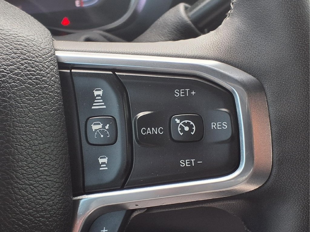 Used 2026 RAM 2500 Laramie AWD/4WD image 18