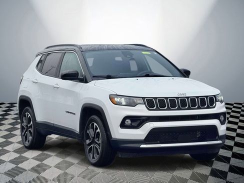 Used 2024 Jeep Compass Limited image 4