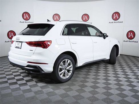 Used 2021 Audi Q3 2.0T Premium w/ Convenience Package image 8