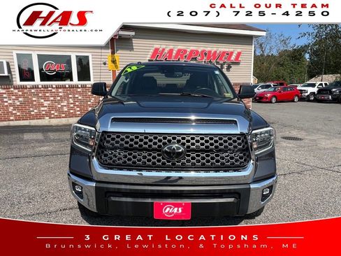 Used 2018 Toyota Tundra SR5 w/ TRD Off Road Package AWD/4WD image 10