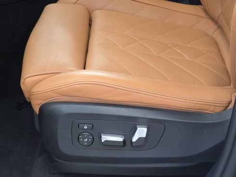 Used 2025 BMW X5 xDrive40i w/ Premium Package AWD/4WD image 30
