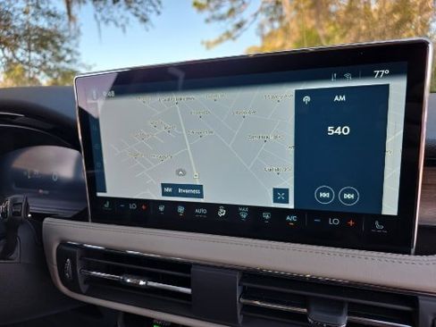 Used 2025 Lincoln Corsair Reserve w/ Equipment Group 202A image 4