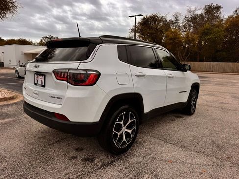 Used 2024 Jeep Compass Limited image 9